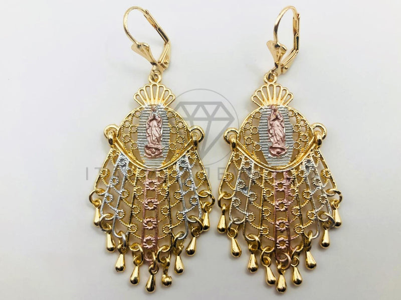 Arete de Lujo - 102895 - Arete Largo Filigrana con Virgen Oro Laminado 18K