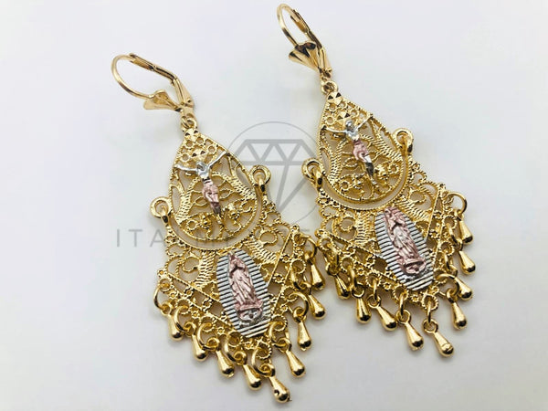 Arete de Lujo - 102897 - Arete Largo Filigrana con Virgen y Cristo Oro Laminado 18K