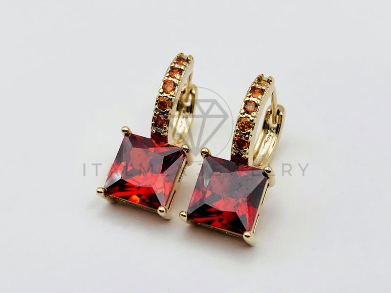 Arete de Lujo - 106135 - Huggie Princesa Circonia Roja - Oro Laminado 18K